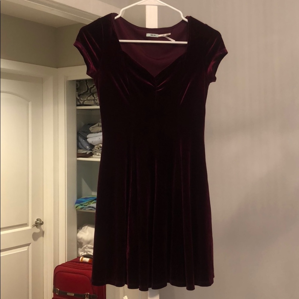 Kimchi Blue maroon velvet dress
